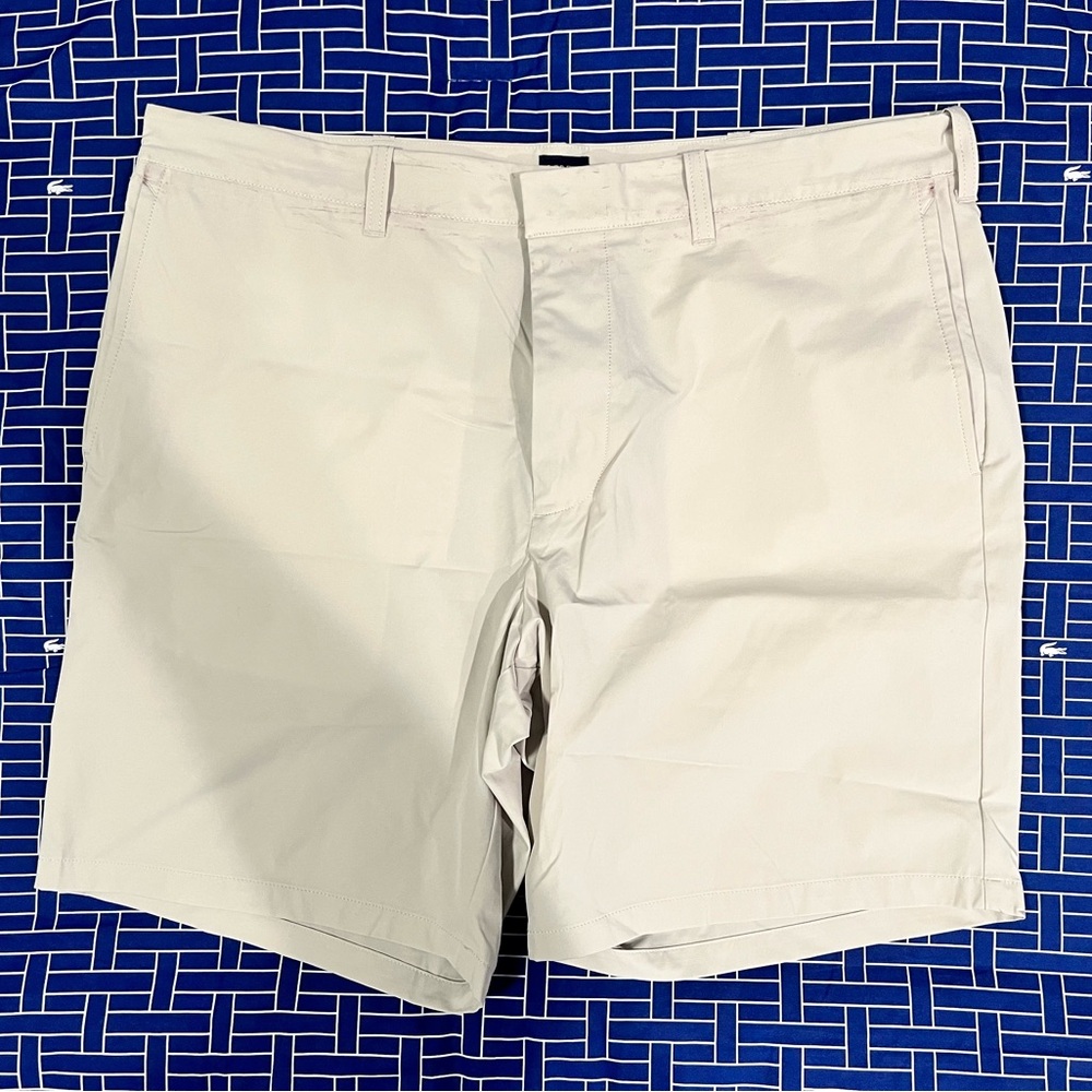 J. Crew Light Cream Flat Front (Tech) Shorts Size 38 9 Inch Inseam